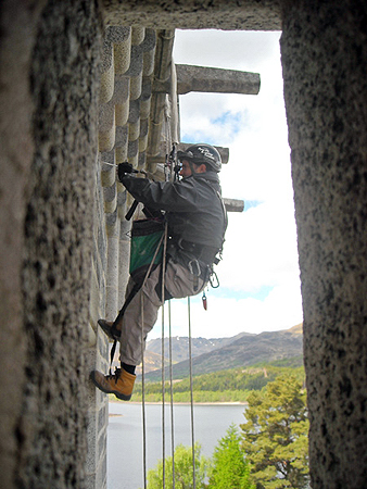 During works: rope system allowing safe and secure access.